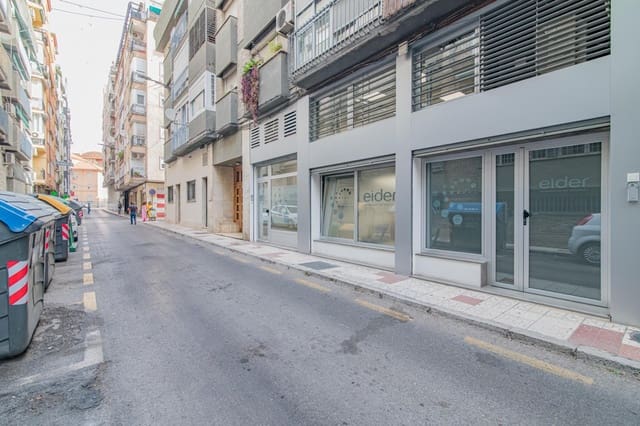3 soveværelse Lejlighed til leje i Centro, Granada by - € 1.100 (Ref: 9099286)
