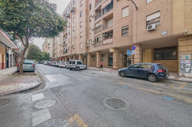 3 soveværelse Lejlighed til leje i Centro, Granada by - € 1.100 (Ref: 9099286)
