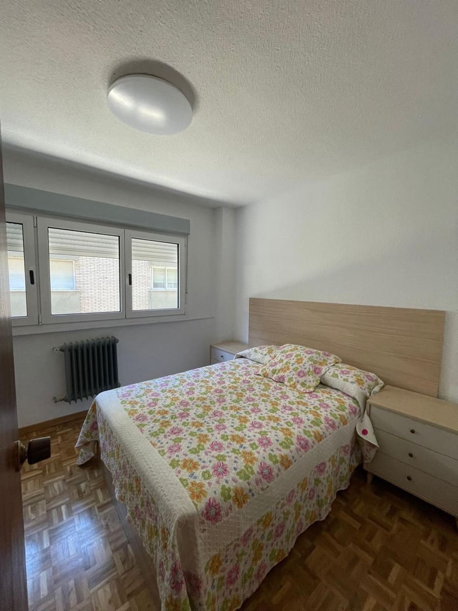 3 camera da letto Appartamento da affittare in Granada citta - 900 € (Rif: 9099286)