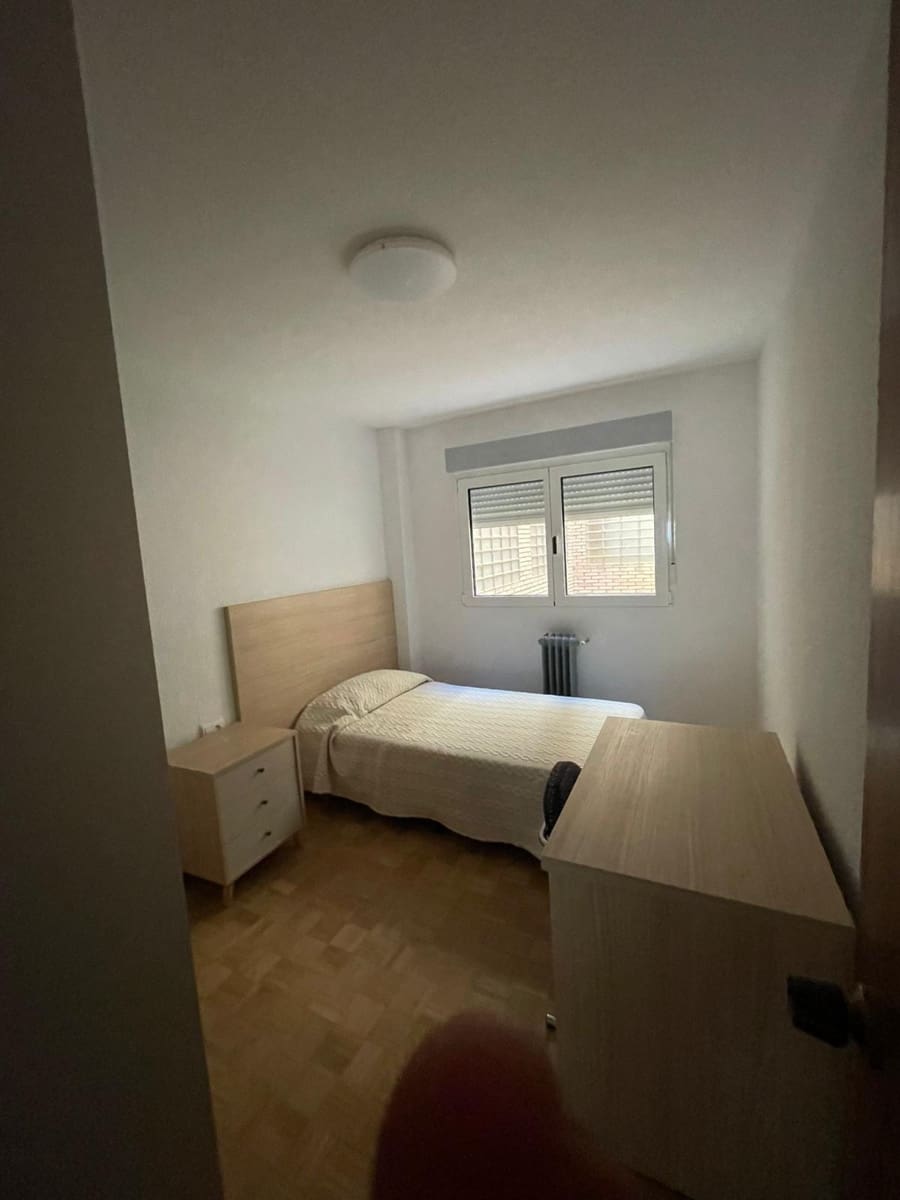 3 camera da letto Appartamento da affittare in Granada citta - 900 € (Rif: 9099286)