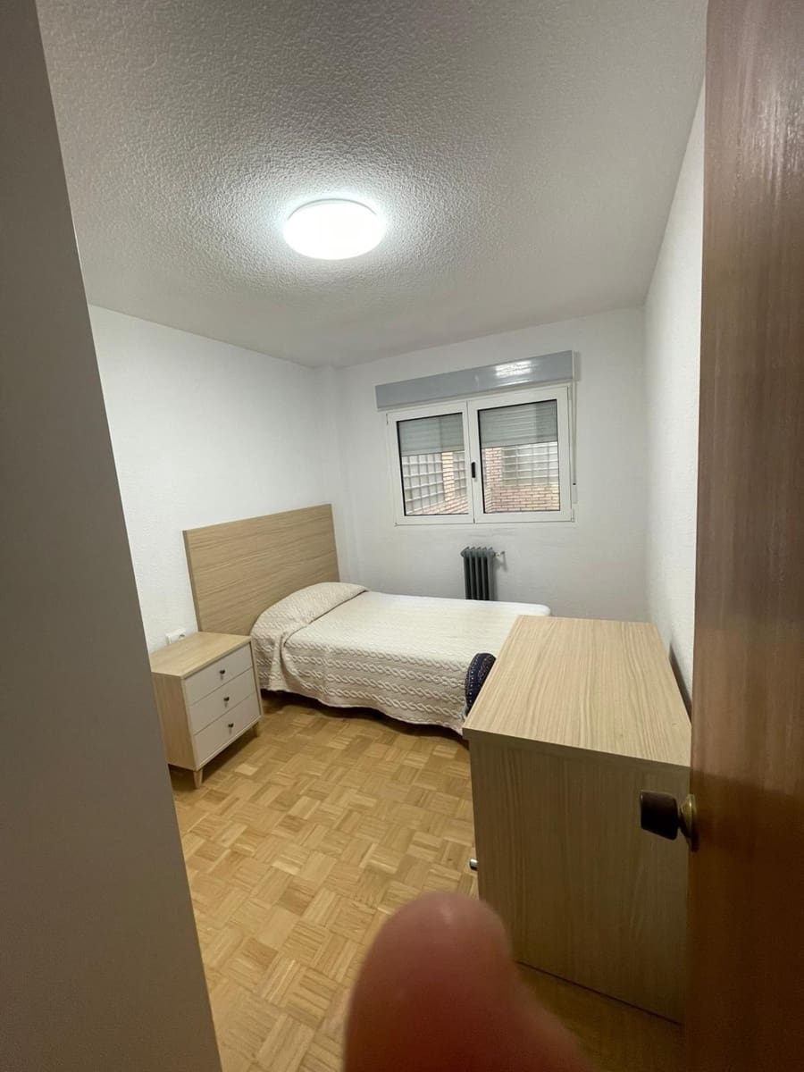 3 camera da letto Appartamento da affittare in Granada citta - 900 € (Rif: 9099286)