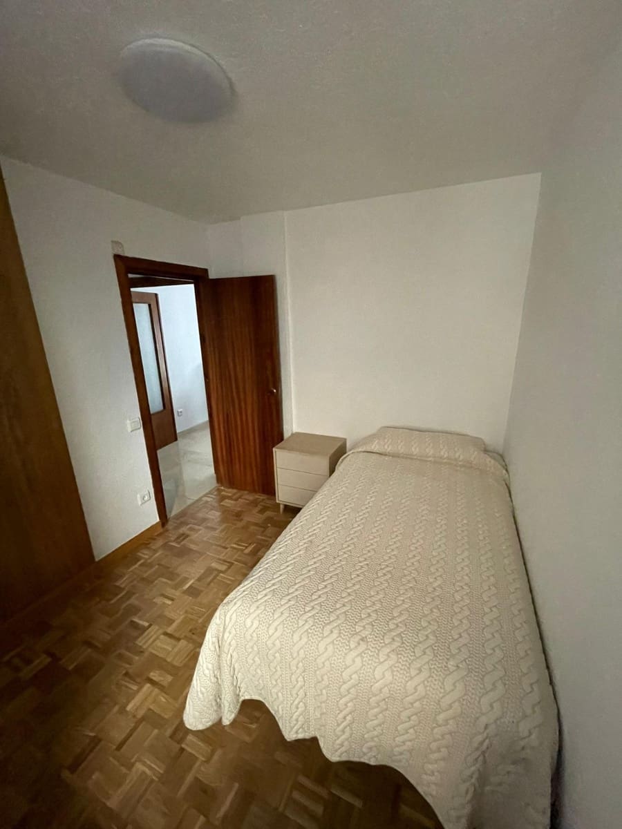 3 camera da letto Appartamento da affittare in Granada citta - 900 € (Rif: 9099286)