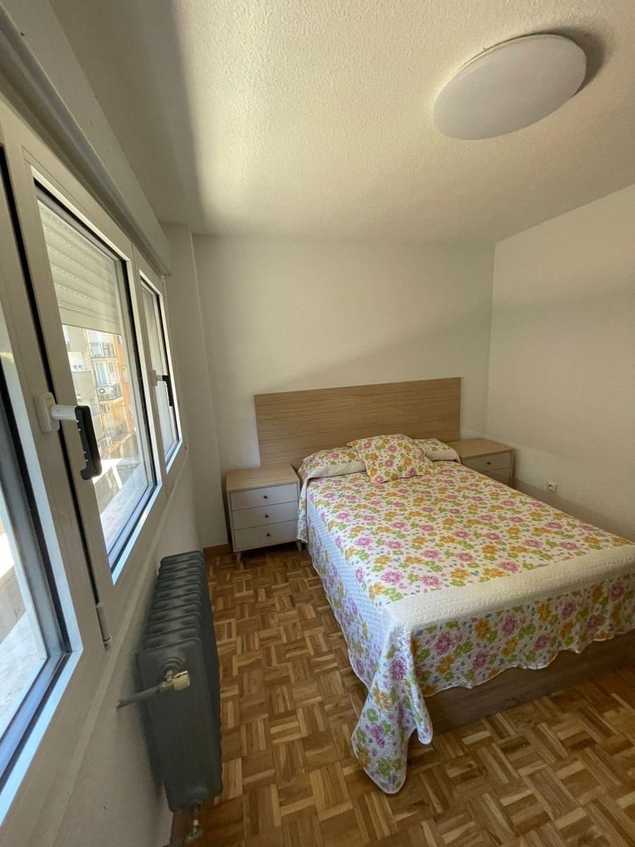 3 camera da letto Appartamento da affittare in Granada citta - 900 € (Rif: 9099286)
