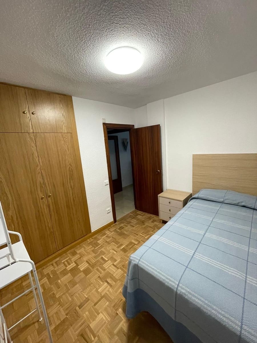 3 camera da letto Appartamento da affittare in Granada citta - 900 € (Rif: 9099286)