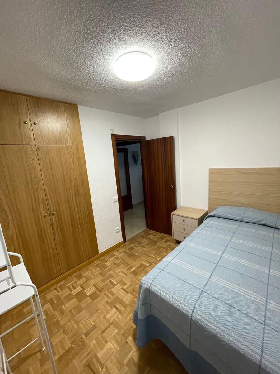 3 camera da letto Appartamento da affittare in Granada citta - 900 € (Rif: 9099286)