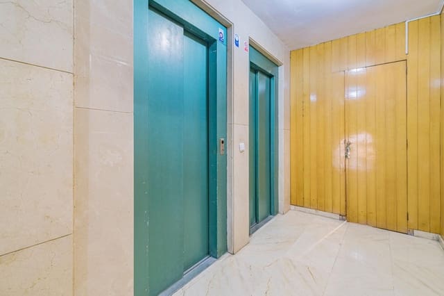 Piso de 3 habitaciones en Centro, Granada ciudad en alquiler - 900 € (Ref: 9099286)