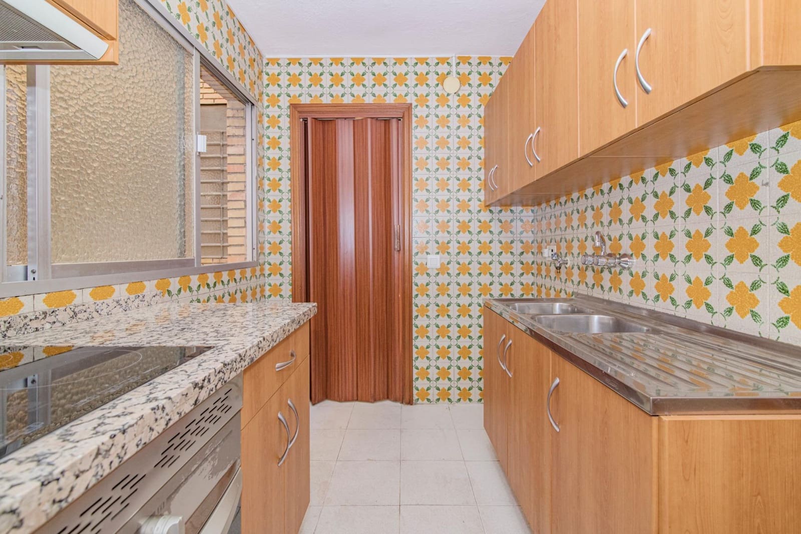 3 camera da letto Appartamento da affittare in Granada citta - 900 € (Rif: 9099286)