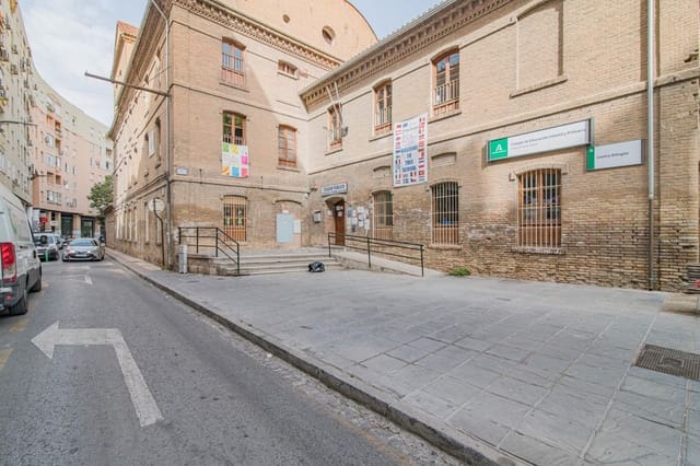 Piso de 3 habitaciones en Centro, Granada ciudad en alquiler - 900 € (Ref: 9099286)