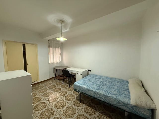 Appartement de 3 chambres à louer à Albaicin, Grenade ville - 1 000 € (Ref: 9106661)