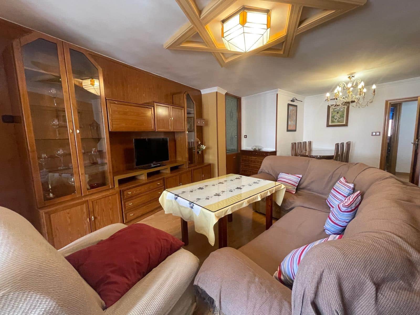Piso de 4 habitaciones en Granada ciudad en alquiler - 1.400 € (Ref: 9112512)