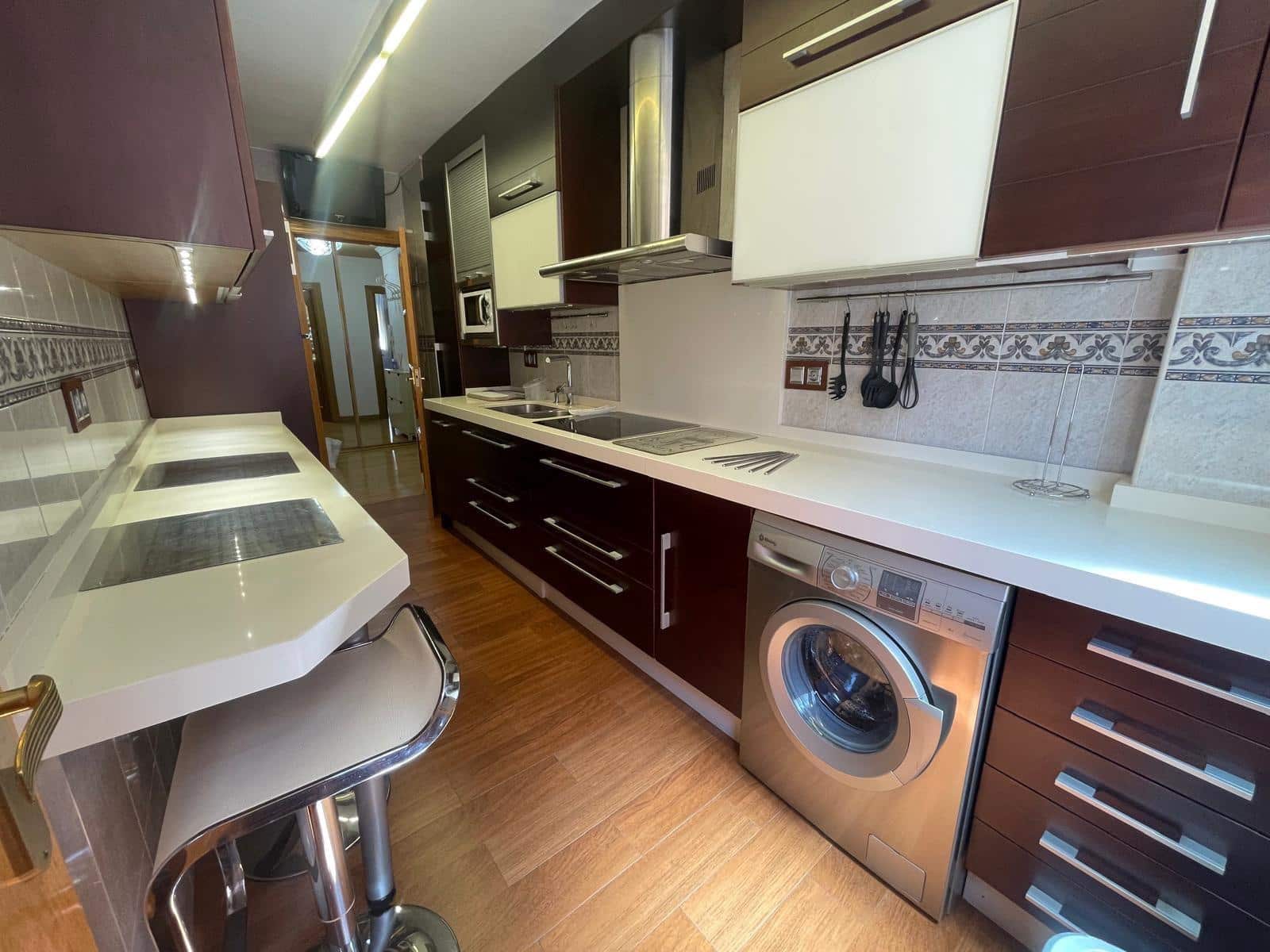 Piso de 4 habitaciones en Granada ciudad en alquiler - 1.400 € (Ref: 9112512)