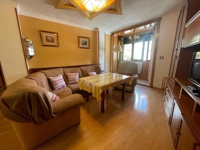 4 slaapkamer Flat te huur in Albaicin, Granada stad - € 1.400 (Ref: 9112512)