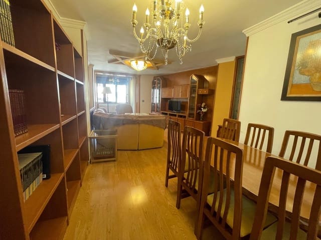 4 slaapkamer Flat te huur in Albaicin, Granada stad - € 1.400 (Ref: 9112512)