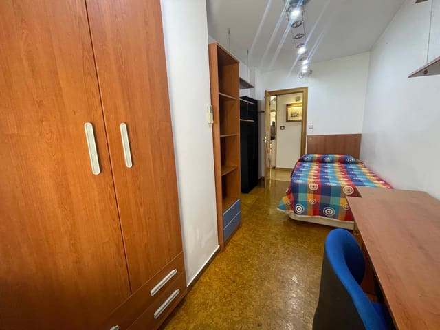 4 slaapkamer Flat te huur in Albaicin, Granada stad - € 1.400 (Ref: 9112512)