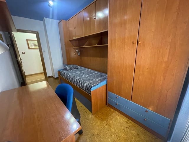 4 slaapkamer Flat te huur in Albaicin, Granada stad - € 1.400 (Ref: 9112512)