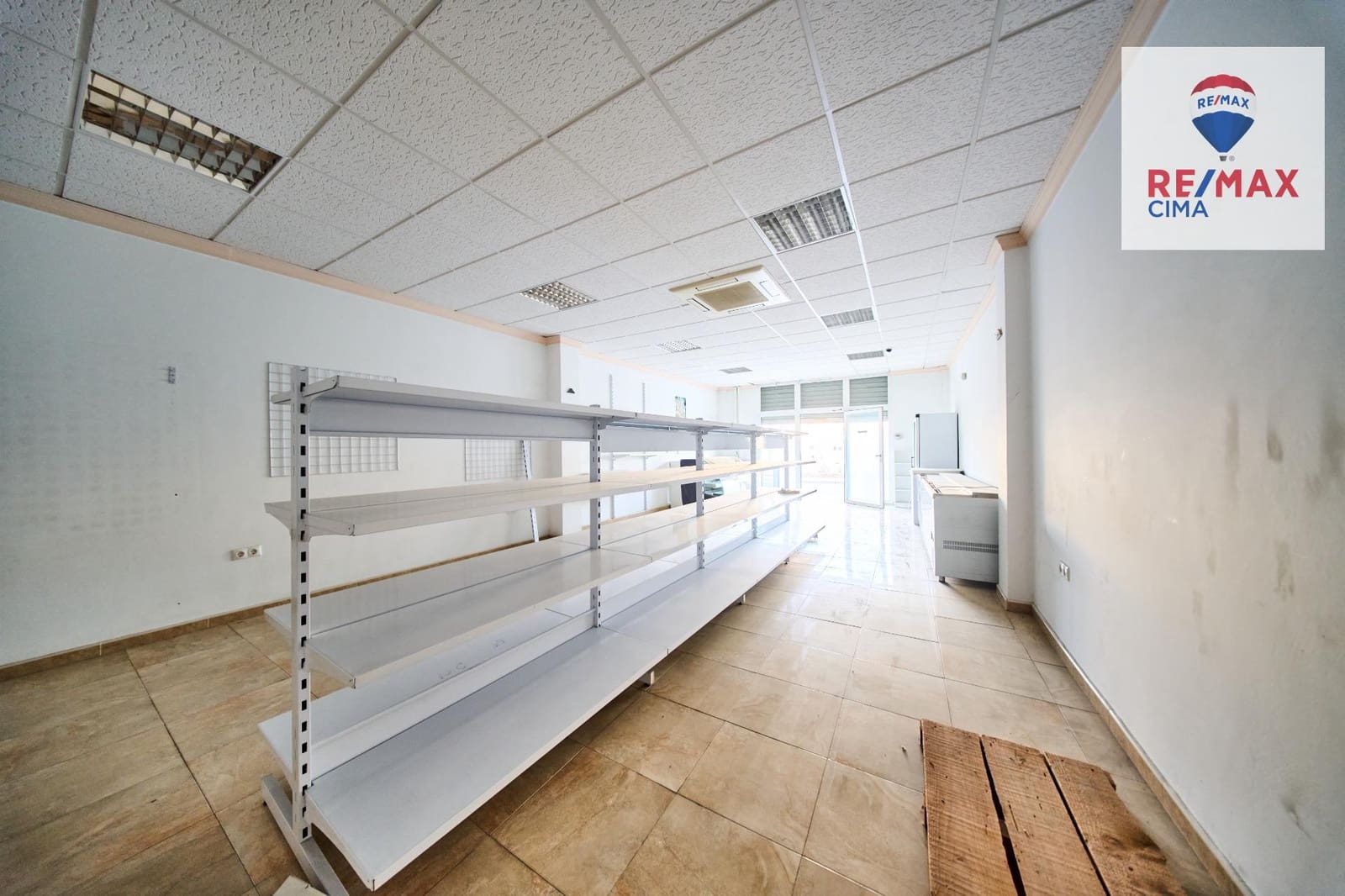 Erhverv til salg i Ambroz - € 59.900 (Ref: 9116285)