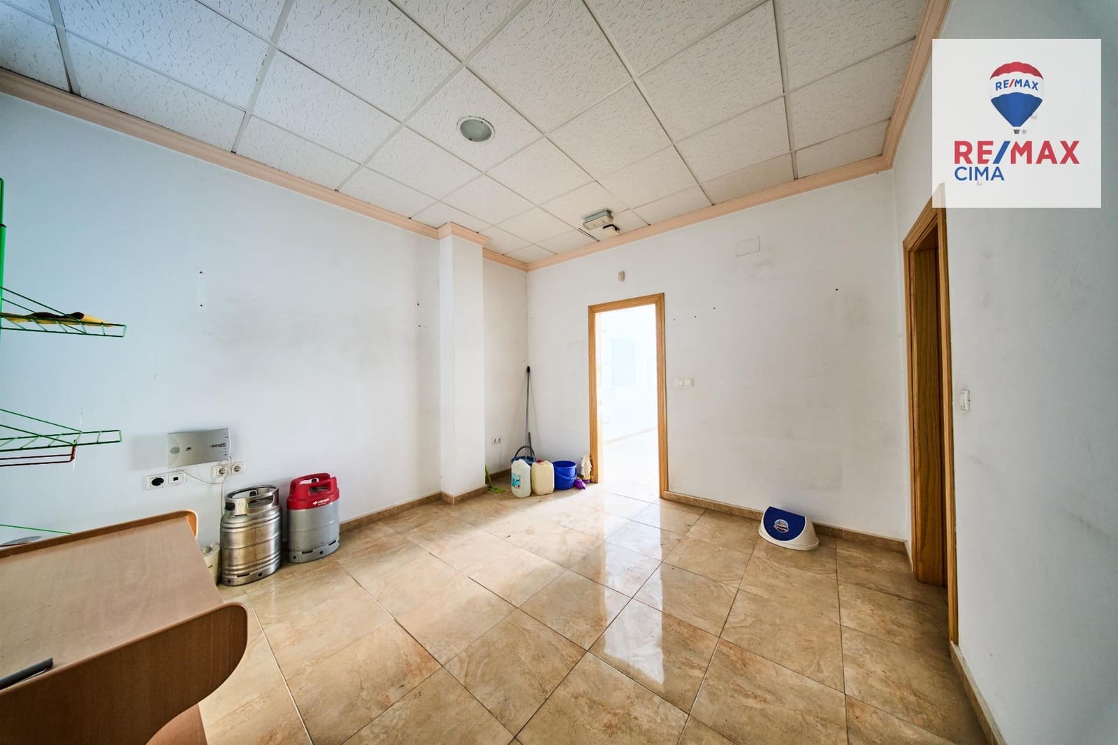 Erhverv til salg i Ambroz - € 59.900 (Ref: 9116285)