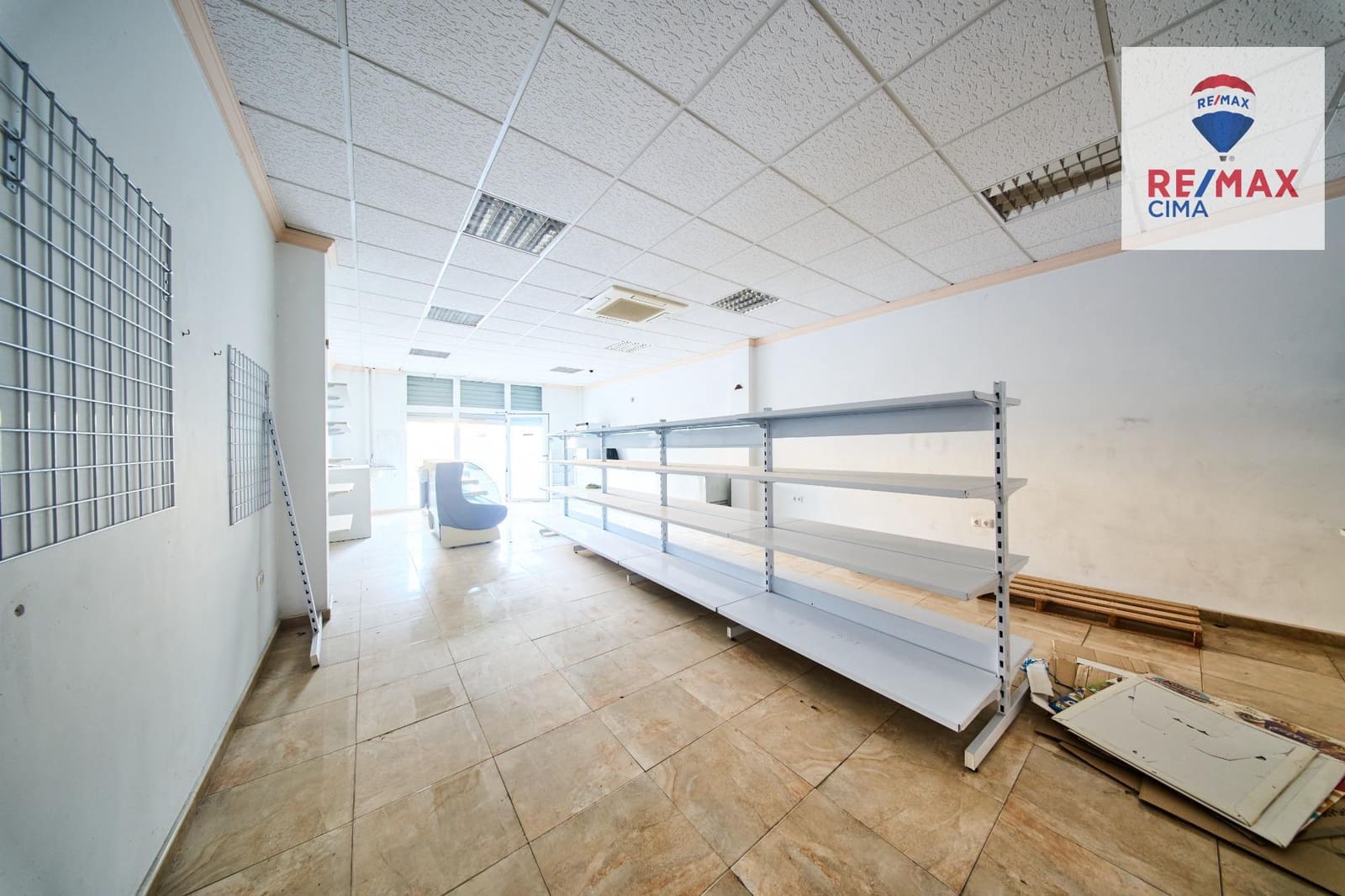 Erhverv til salg i Ambroz - € 59.900 (Ref: 9116285)