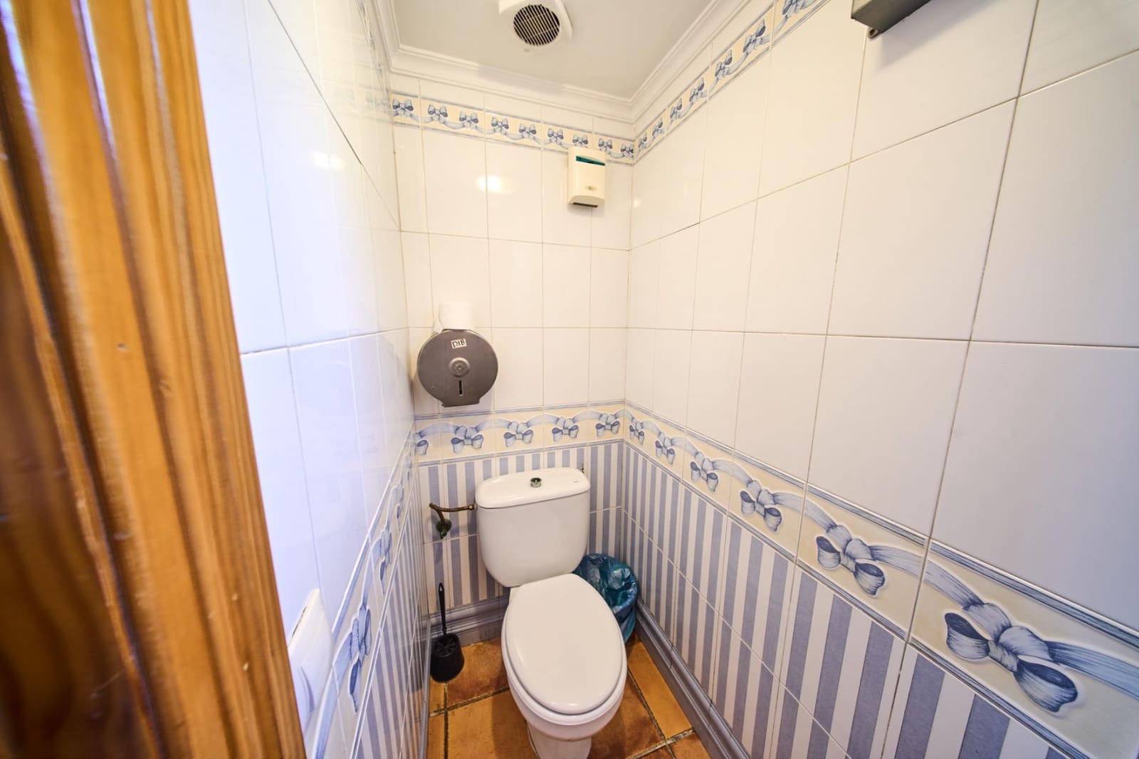 Commercial for sale in Pinos Puente - € 129,900 (Ref: 9116286)