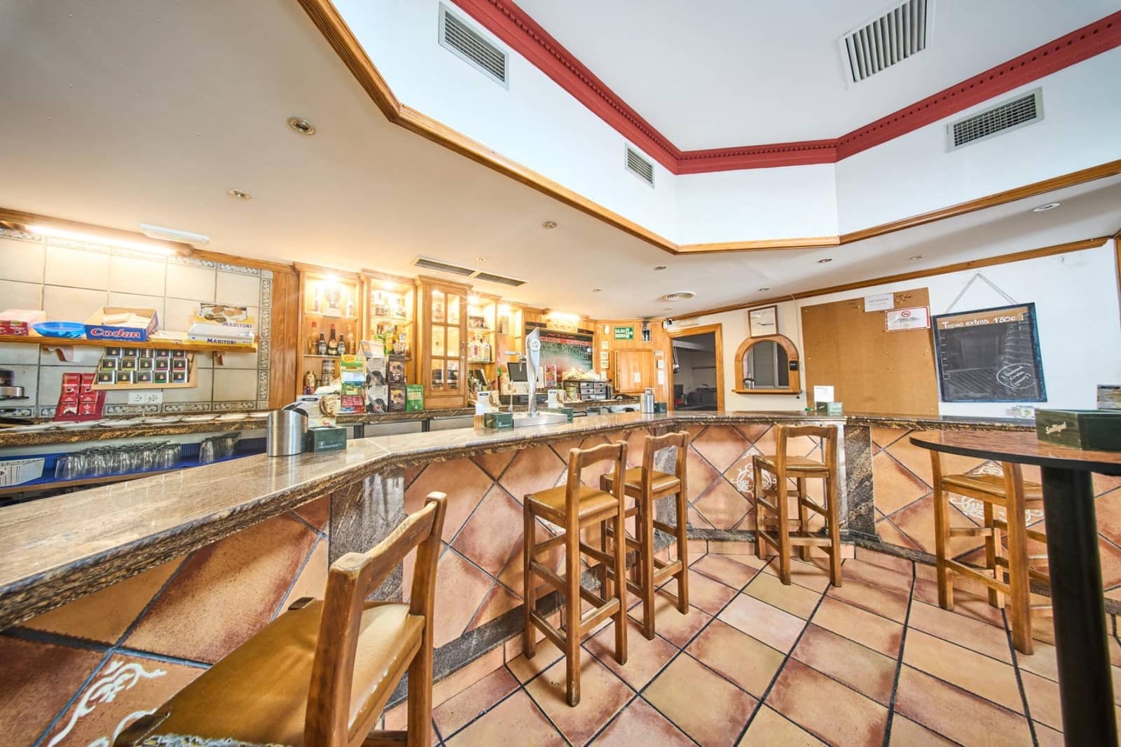 Commercial for sale in Pinos Puente - € 129,900 (Ref: 9116286)