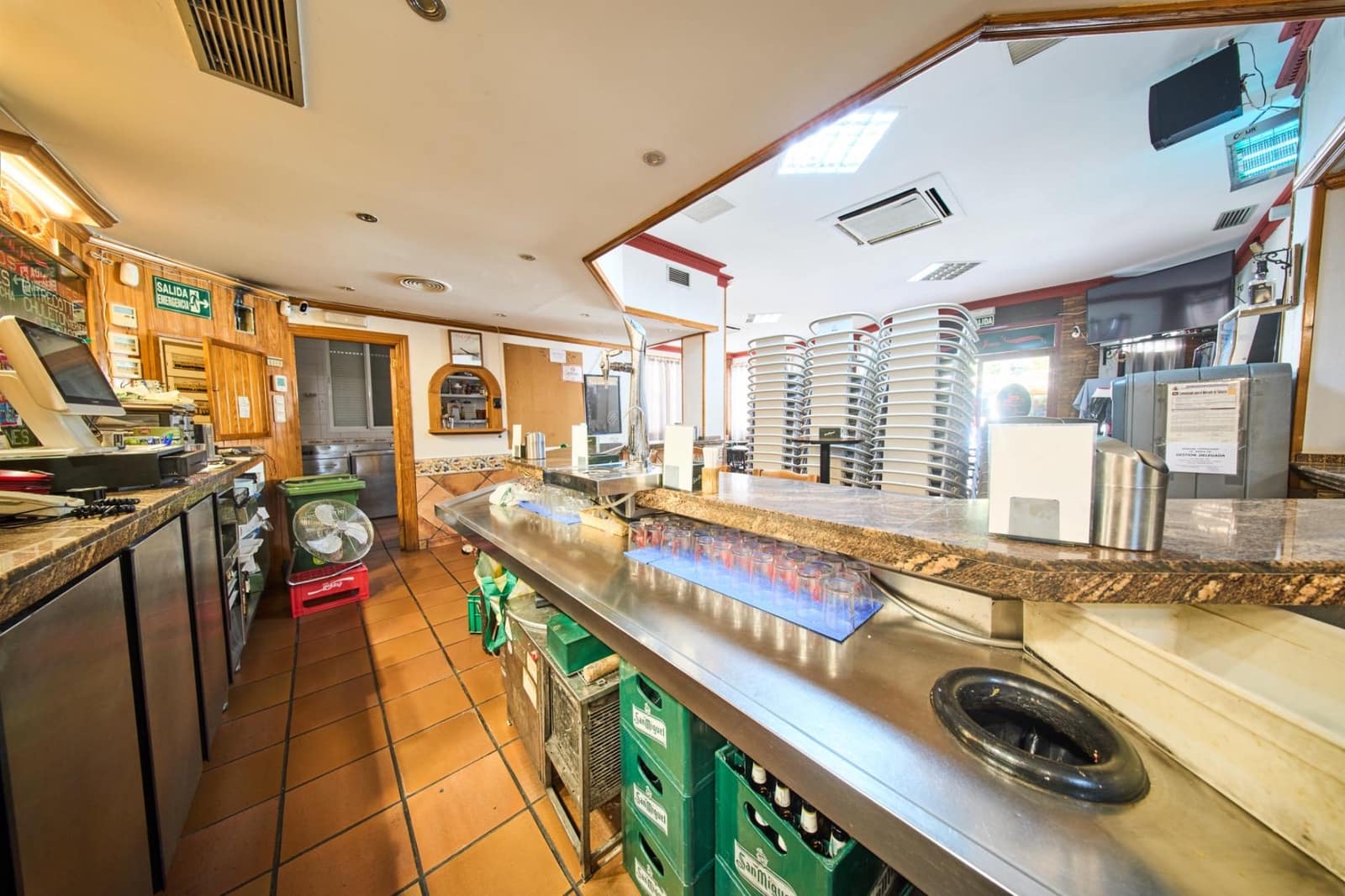 Commercial for sale in Pinos Puente - € 129,900 (Ref: 9116286)