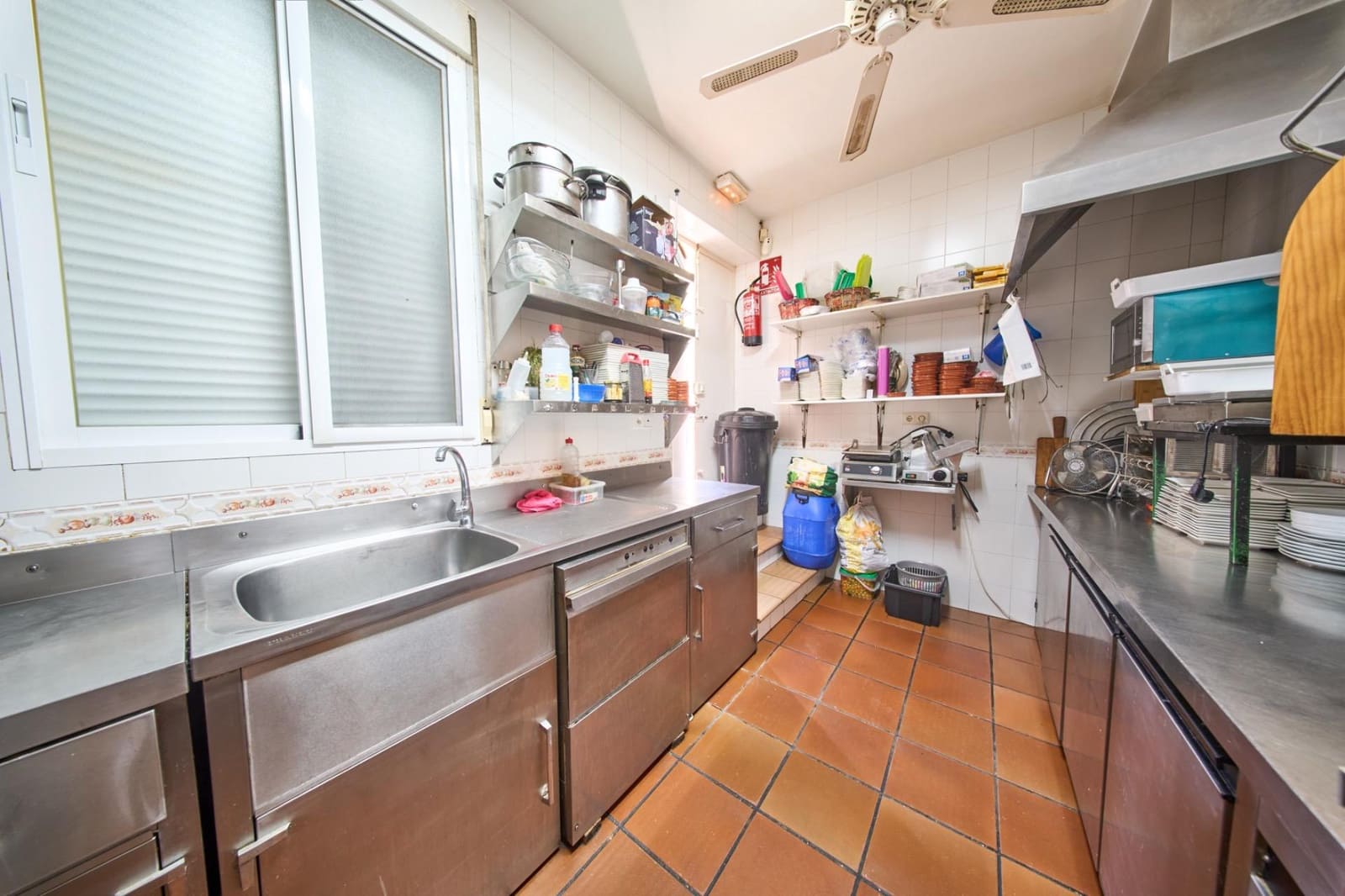 Commercial for sale in Pinos Puente - € 129,900 (Ref: 9116286)
