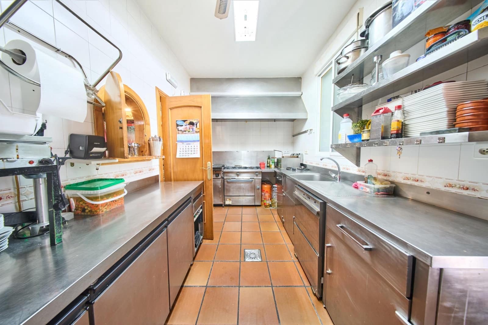 Commercial for sale in Pinos Puente - € 129,900 (Ref: 9116286)