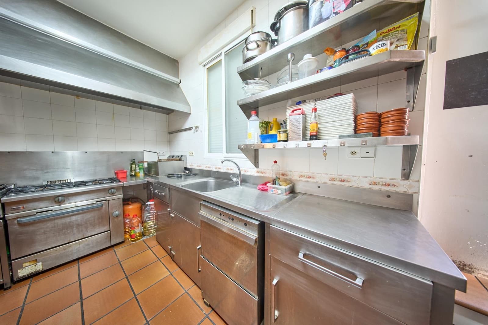 Commercial for sale in Pinos Puente - € 129,900 (Ref: 9116286)