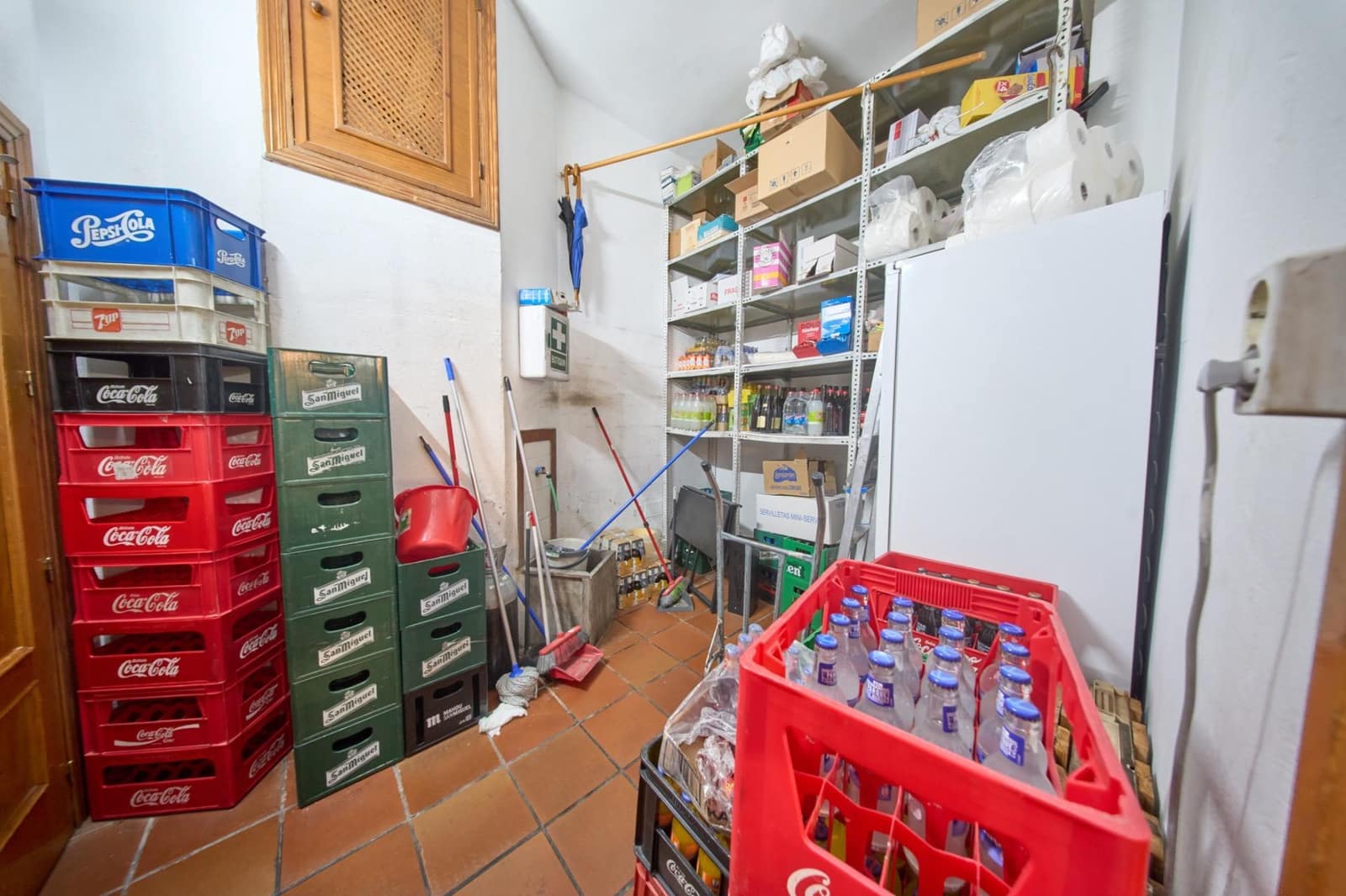 Commercial for sale in Pinos Puente - € 129,900 (Ref: 9116286)