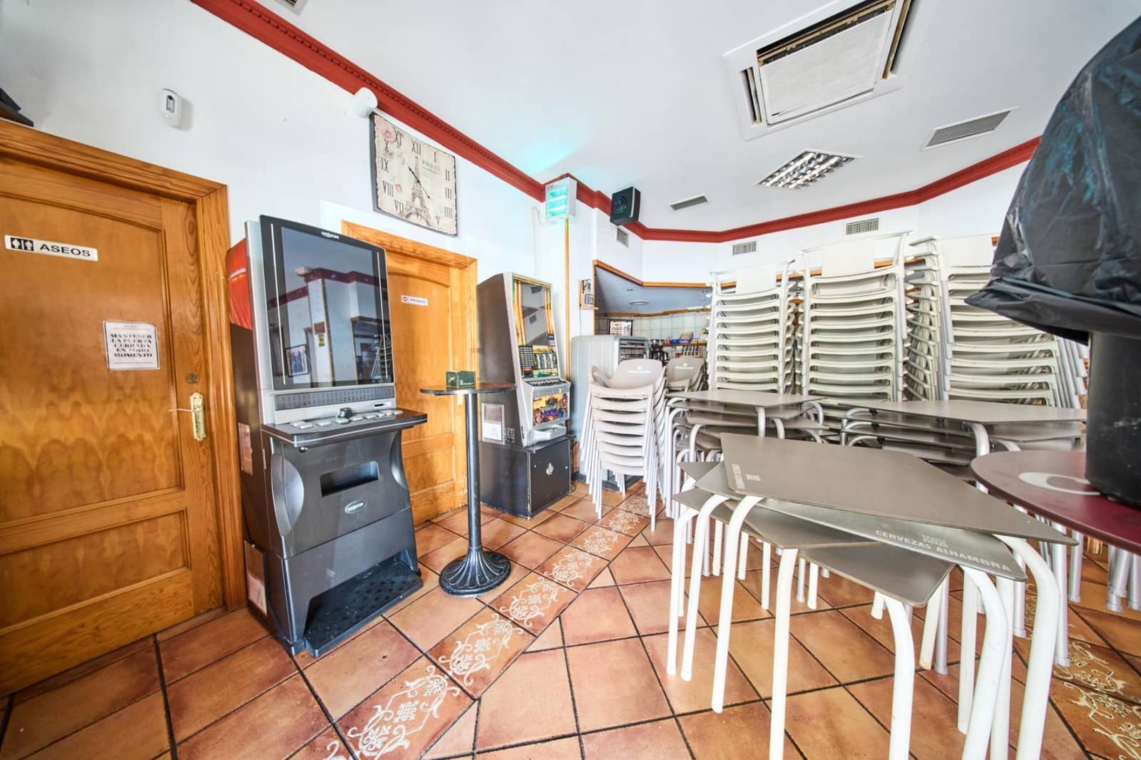 Commercial for sale in Pinos Puente - € 129,900 (Ref: 9116286)