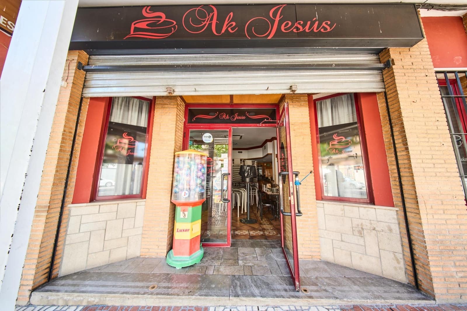 Commercial for sale in Pinos Puente - € 129,900 (Ref: 9116286)