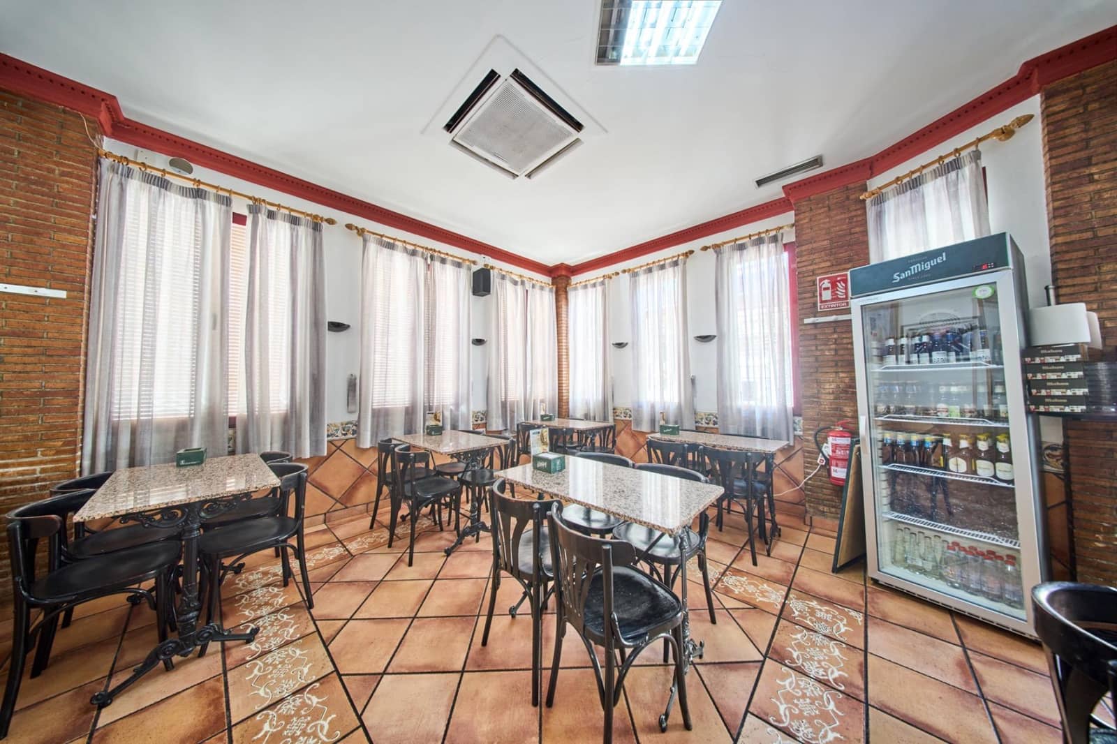 Commercial for sale in Pinos Puente - € 129,900 (Ref: 9116286)