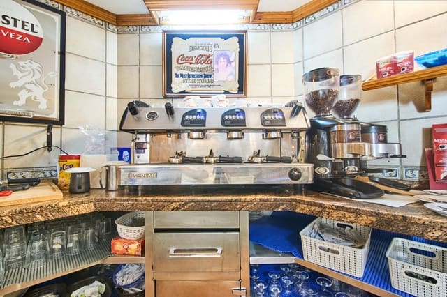Erhverv til salg i Pinos Puente - € 129.900 (Ref: 9116286)
