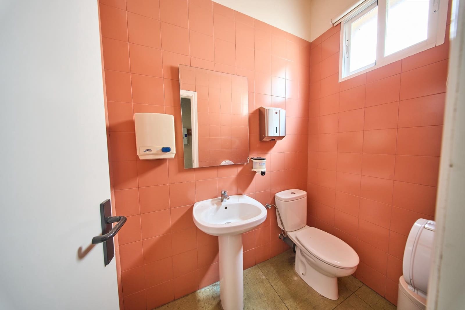 10 bedroom Business for sale in Alhendin - € 1,200,000 (Ref: 9118890)