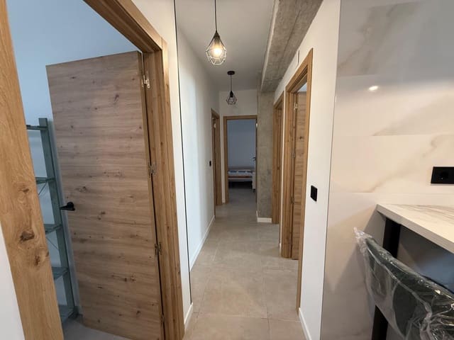 Apartamento de 1 habitación en Granada ciudad en alquiler - 300 € (Ref: 9137324)