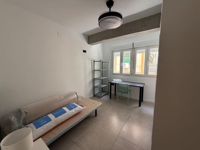 Apartamento de 1 habitación en Granada ciudad en alquiler - 300 € (Ref: 9137324)