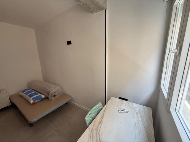 Apartamento de 1 habitación en Granada ciudad en alquiler - 300 € (Ref: 9137324)