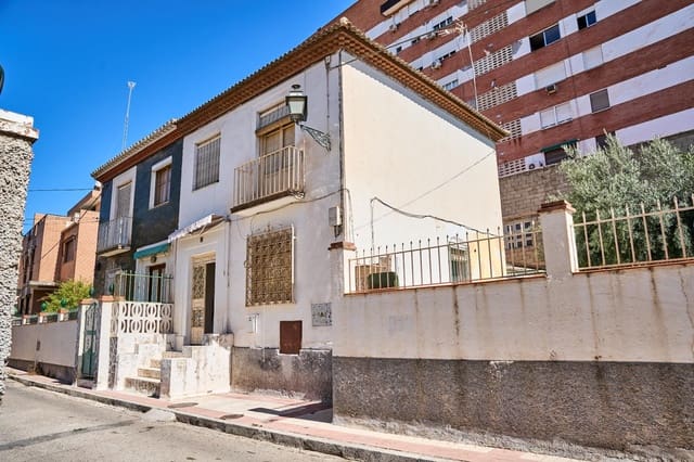 5 soveværelse Semi-Rækkehus til salg i Carretera de la Sierra, Granada by med swimmingpool - € 490.000 (Ref: 9143137)