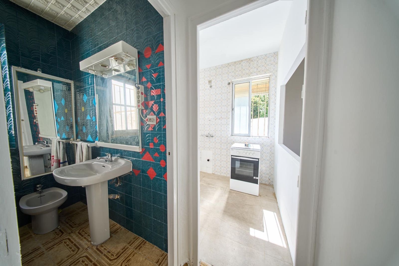 5 soveværelse Semi-Rækkehus til salg i Granada by med swimmingpool garage - € 460.000 (Ref: 9143137)