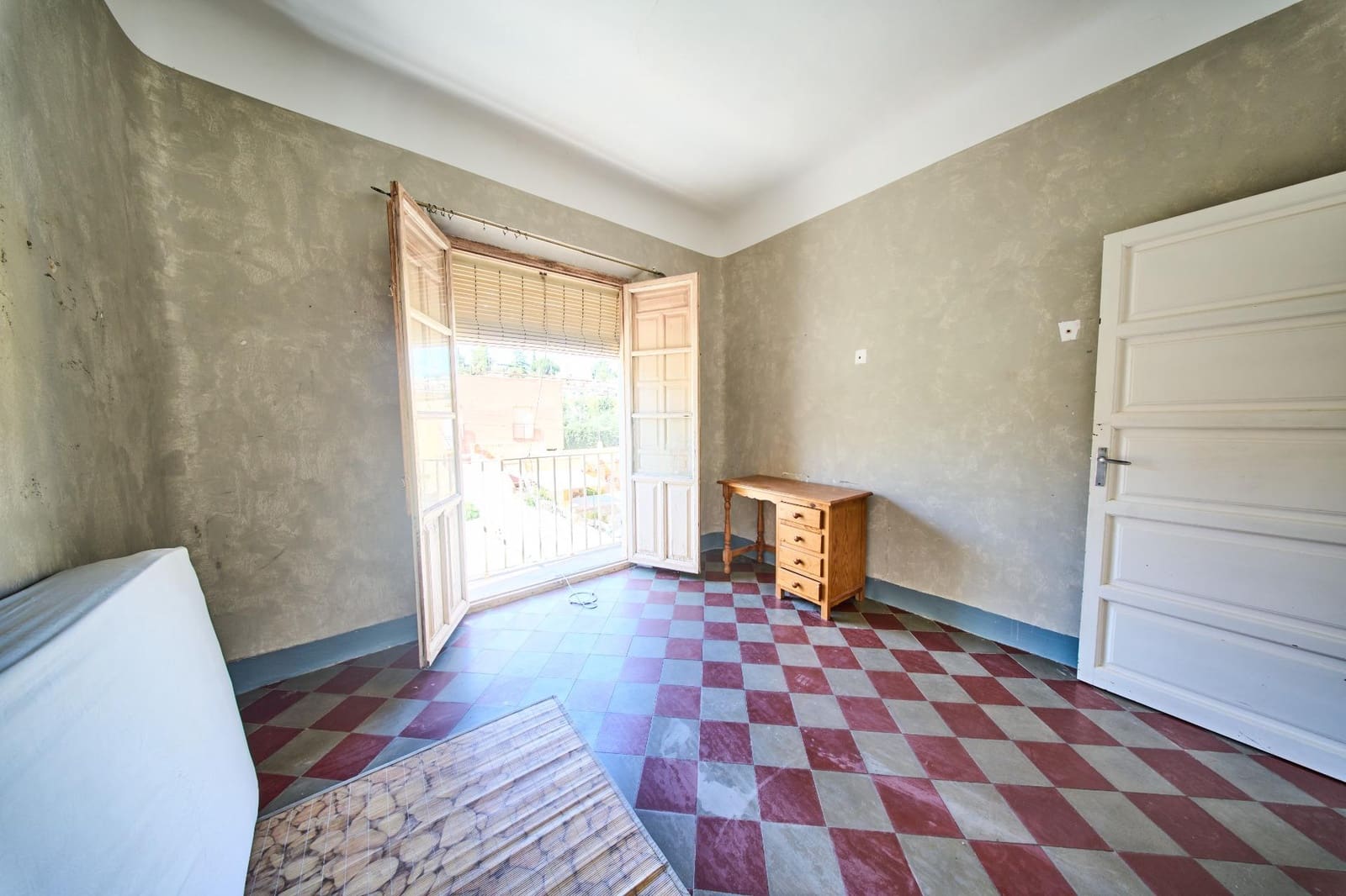 5 soveværelse Semi-Rækkehus til salg i Granada by med swimmingpool garage - € 460.000 (Ref: 9143137)