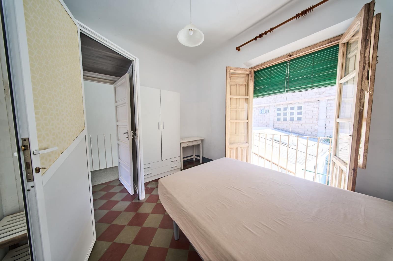 5 soveværelse Semi-Rækkehus til salg i Granada by med swimmingpool garage - € 460.000 (Ref: 9143137)