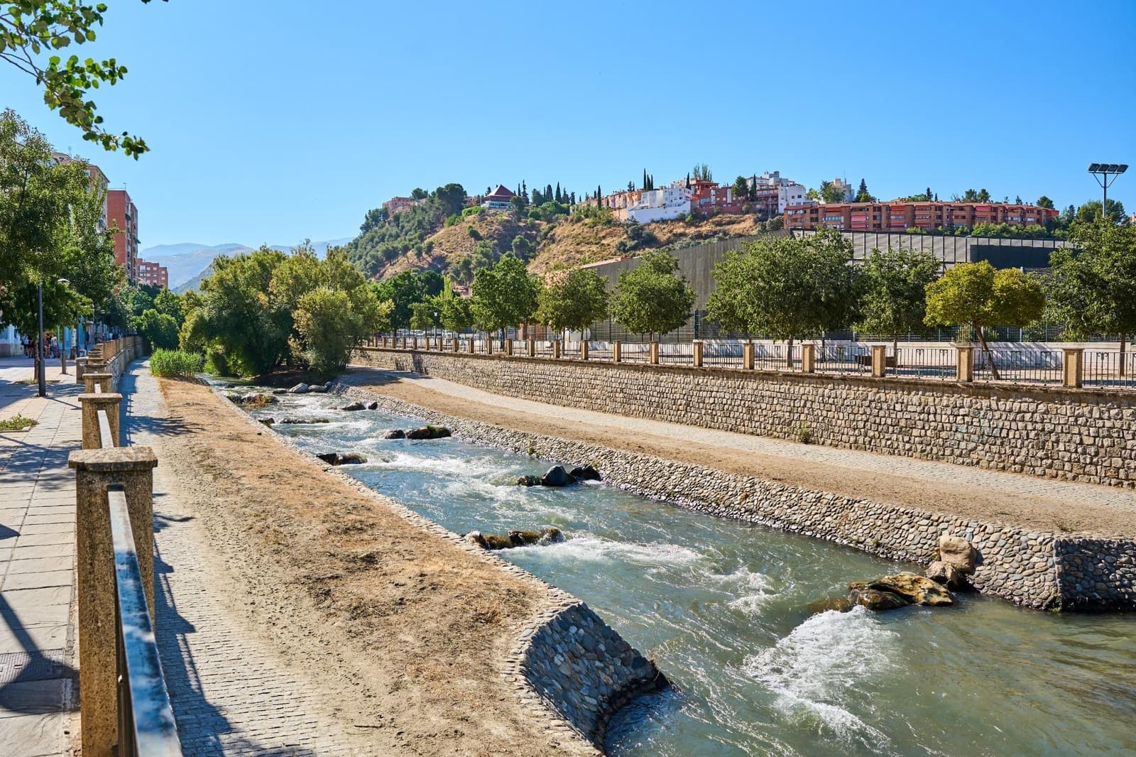 5 soveværelse Semi-Rækkehus til salg i Granada by med swimmingpool garage - € 460.000 (Ref: 9143137)