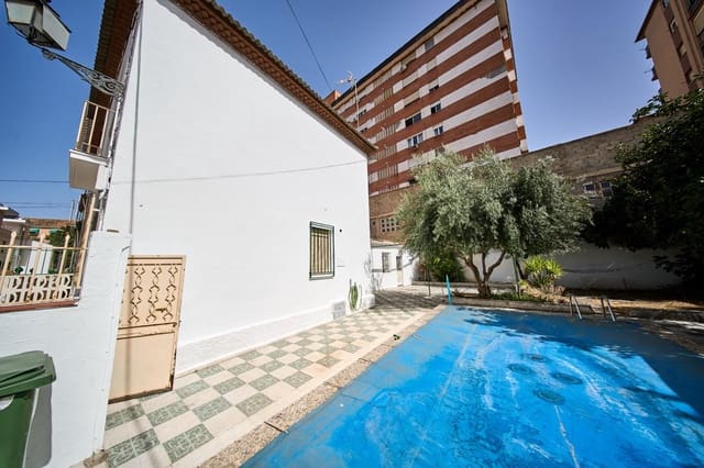 5 soveværelse Semi-Rækkehus til salg i Carretera de la Sierra, Granada by med swimmingpool garage - € 460.000 (Ref: 9143137)