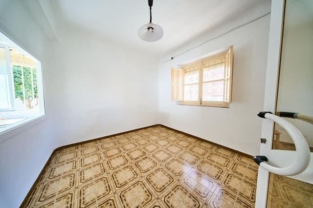 5 soveværelse Semi-Rækkehus til salg i Carretera de la Sierra, Granada by med swimmingpool garage - € 460.000 (Ref: 9143137)