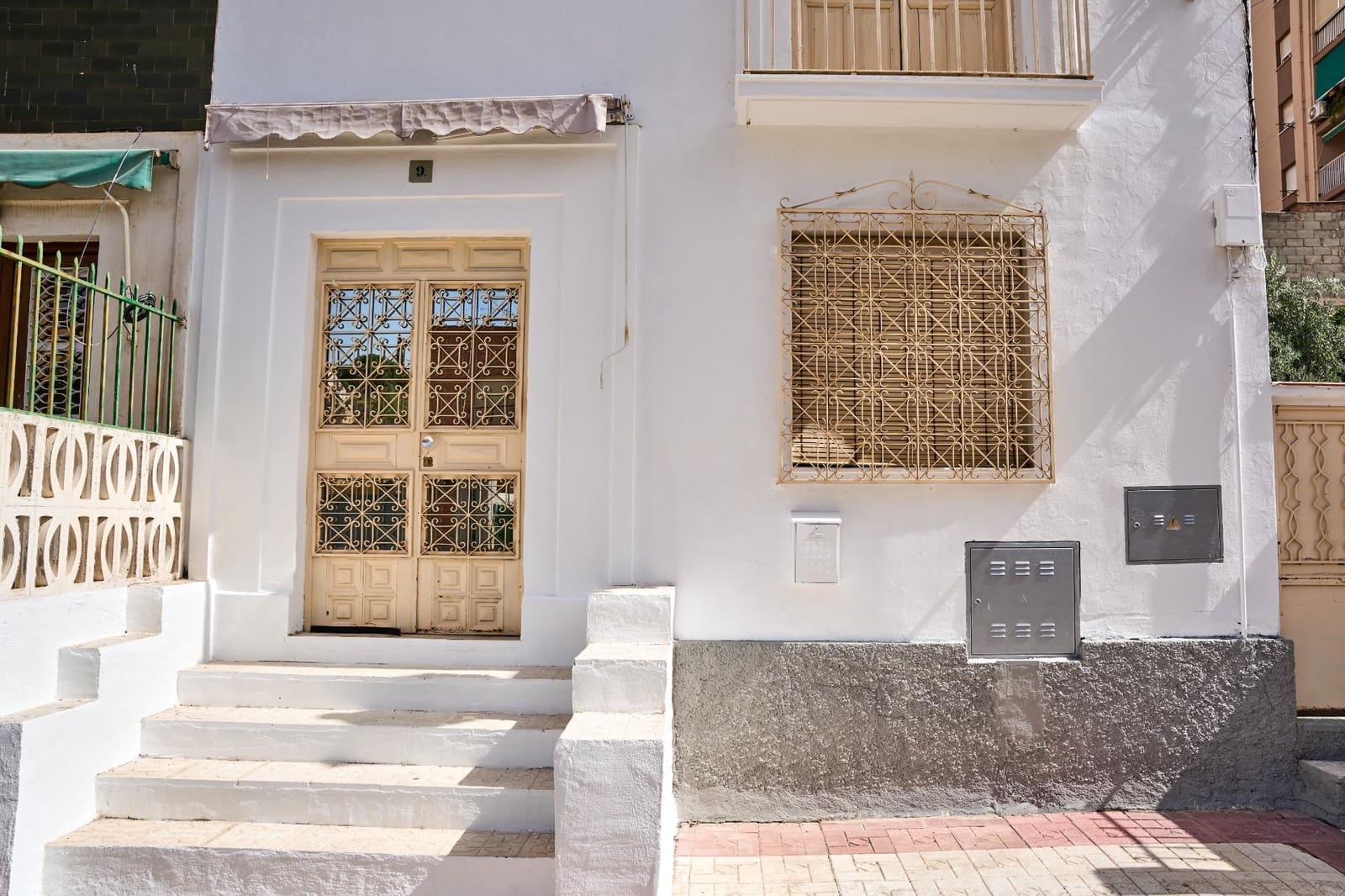 5 soveværelse Semi-Rækkehus til salg i Granada by med swimmingpool garage - € 460.000 (Ref: 9143137)