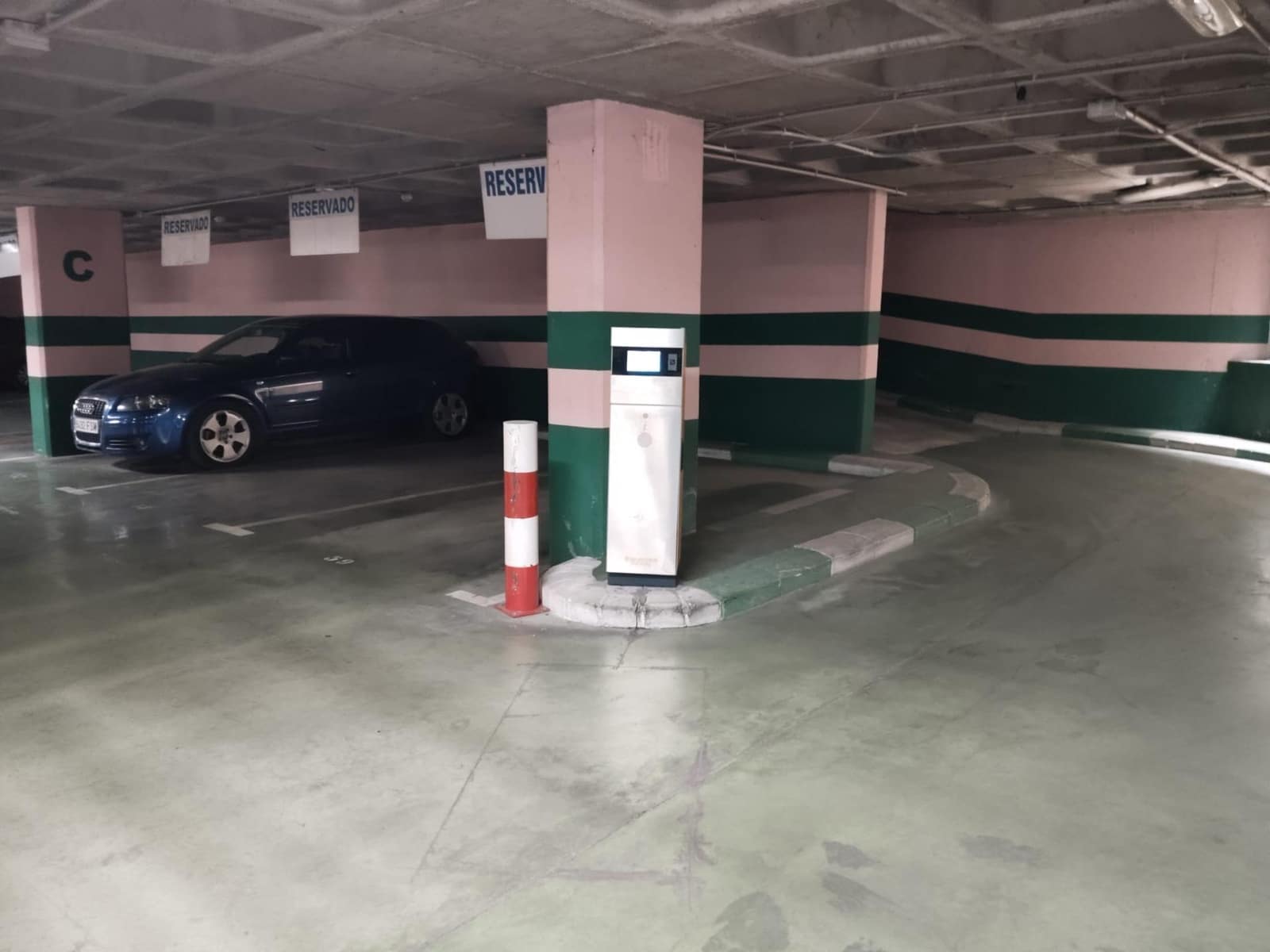 Garaż na sprzedaż w Miasto Grenada - 14 200 € (Ref: 9145709)