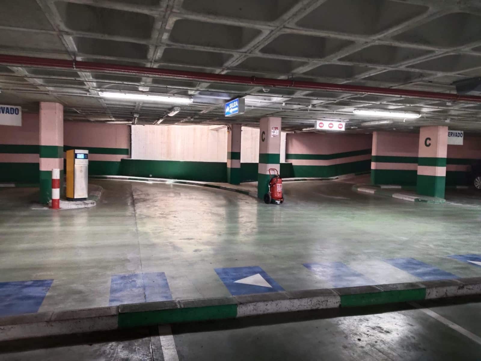 Garaż na sprzedaż w Miasto Grenada - 14 200 € (Ref: 9145709)