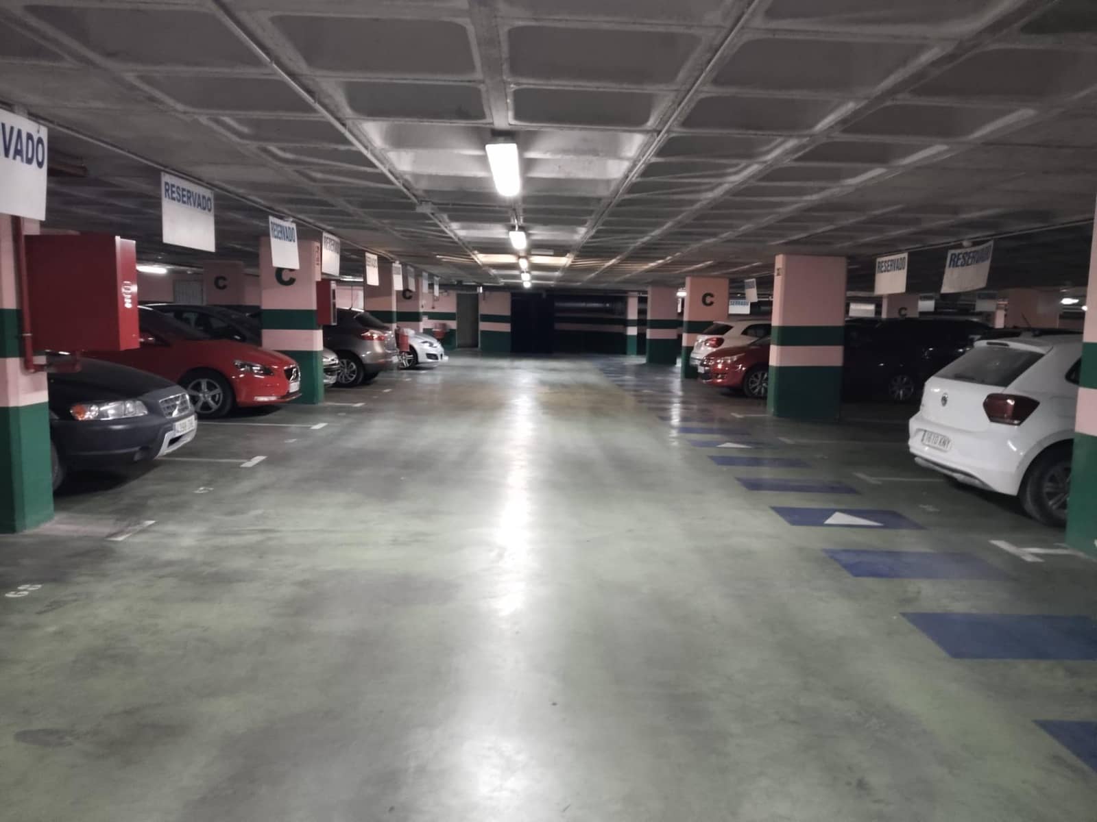 Garaż na sprzedaż w Miasto Grenada - 14 200 € (Ref: 9145709)