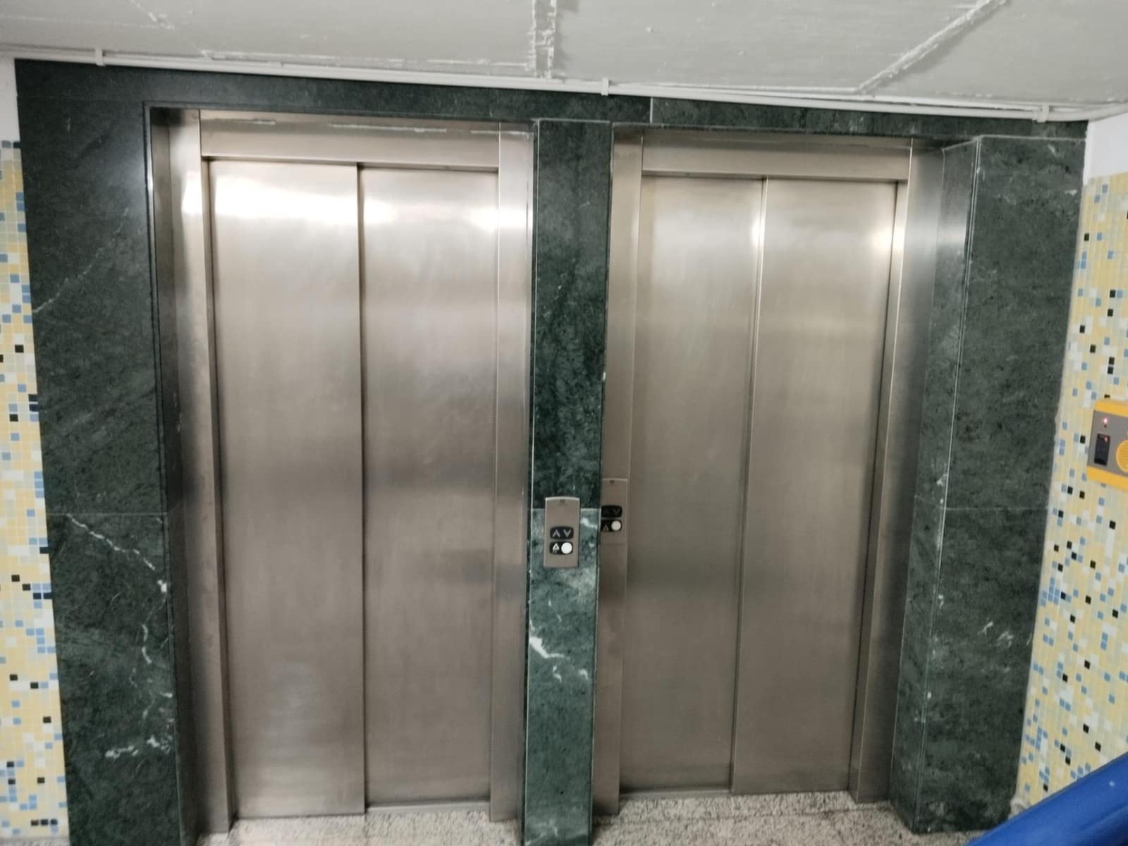 Garaż na sprzedaż w Miasto Grenada - 14 200 € (Ref: 9145709)