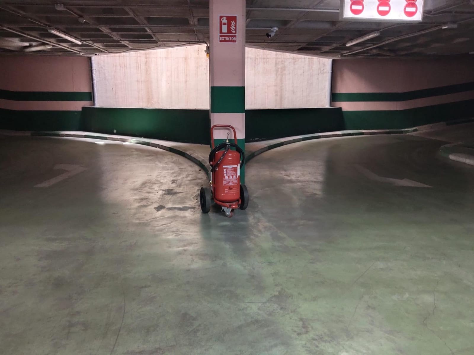 Garaż na sprzedaż w Miasto Grenada - 14 200 € (Ref: 9145709)